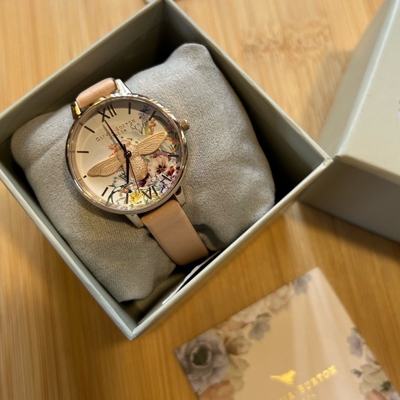 Oliviai Burton Enchanted Garden Watch With 34mm White Floral Face With 3D Bee - Picture 3 of 6